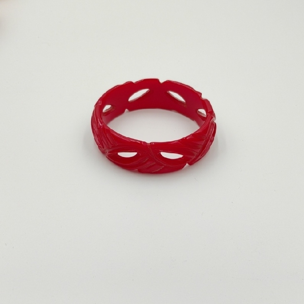 Vintage Bakelite Carved Bangle Bracelet